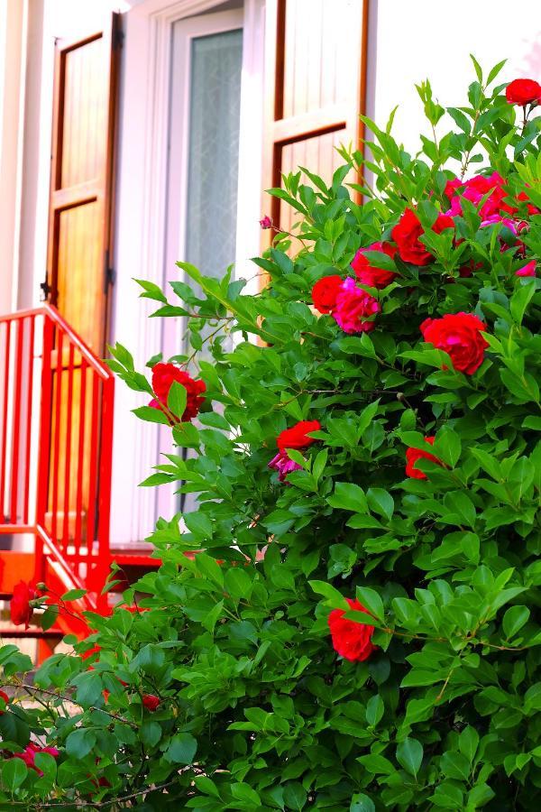 Aria Di Casa B&B Cantù Exteriör bild