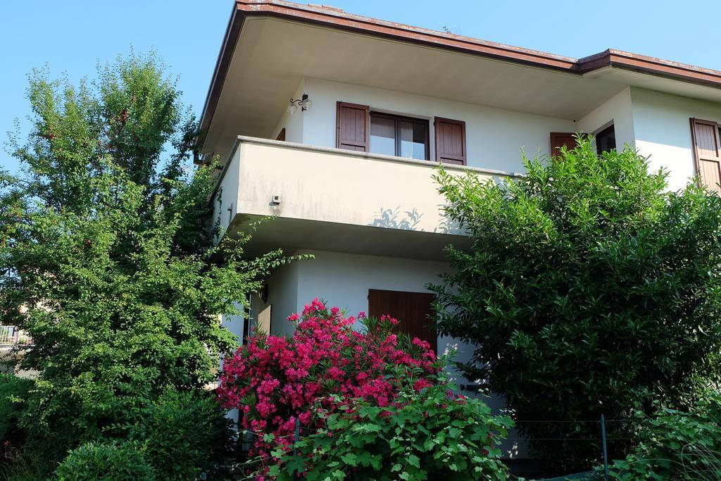 Aria Di Casa B&B Cantù Exteriör bild